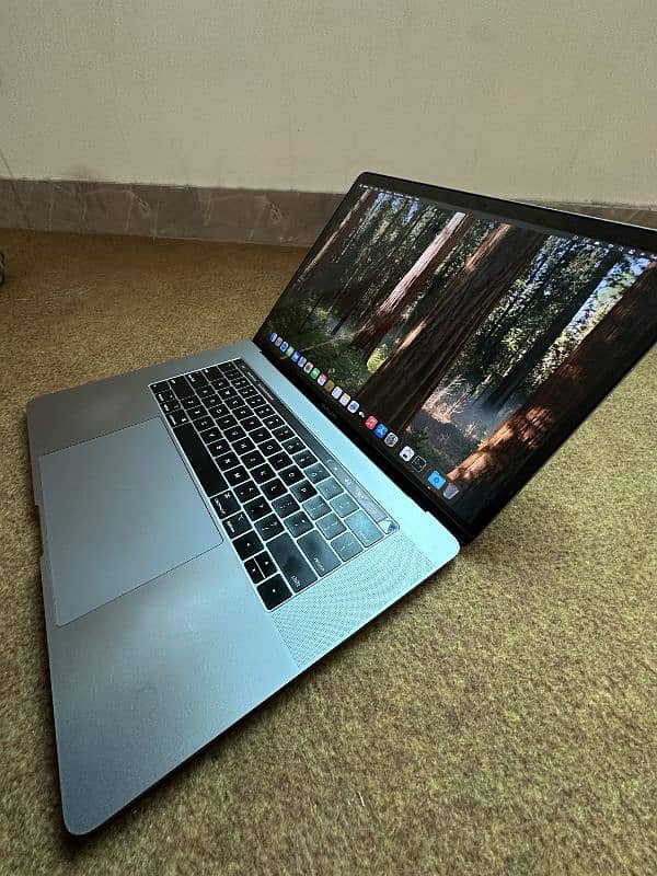 MacBook pro 19 7