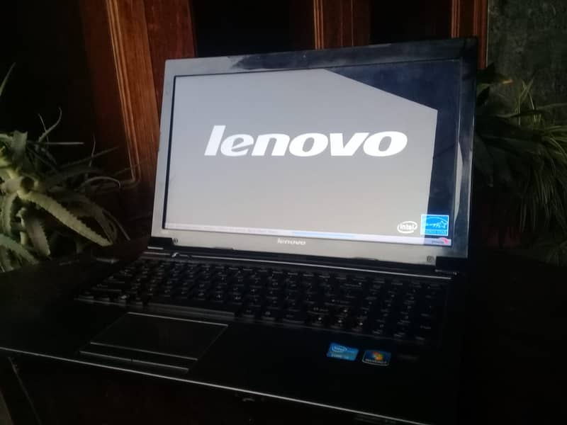 LENOVO LAPTOP FOR SALE. . . 0