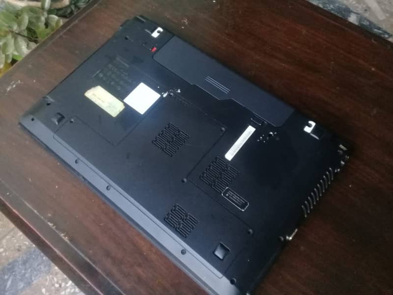 LENOVO LAPTOP FOR SALE. . . 8