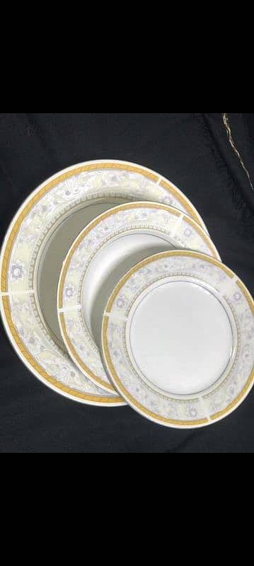 golden bordered plates 0