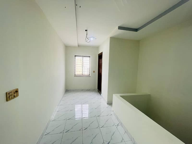 8 MARLA HOUSE CORNER FOR RENT IN BAHRIA TOWN LAHORE 22