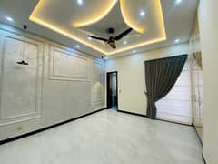 10 MARLA HOUSE FOR RENT IN BAHRIA TOWN LAHORE