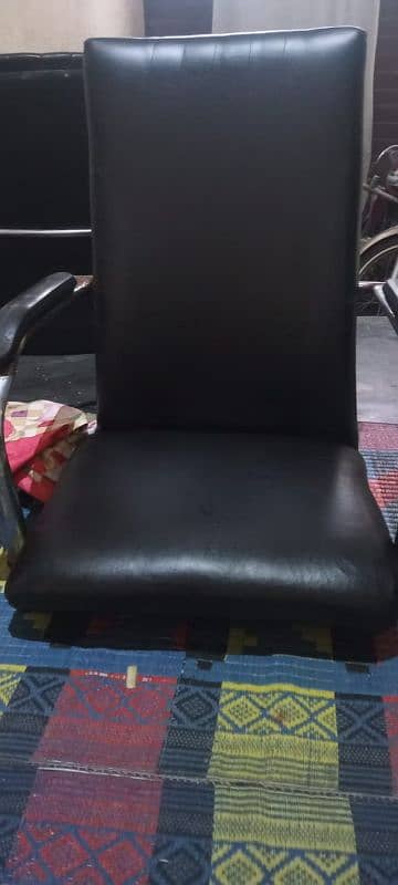 new poshesh heavy chairs total 16 chairs 3