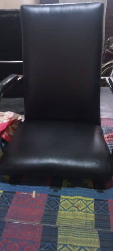 new poshesh heavy chairs total 16 chairs 4