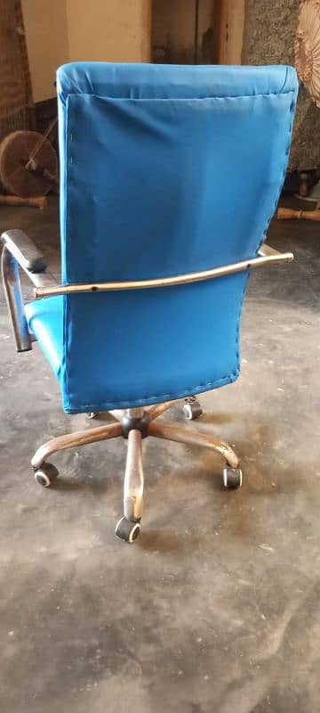 new poshesh heavy chairs total 16 chairs 5