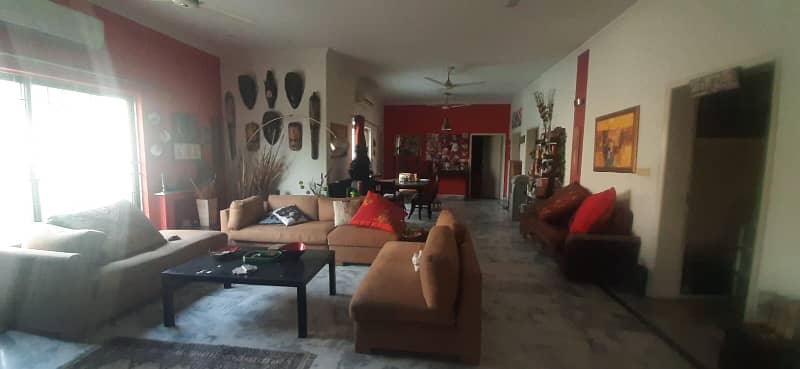 1 Kanal Double Unit Very Well Maintained House Available For Sale In DHA Lahore 16