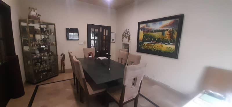 1 Kanal Double Unit Very Well Maintained House Available For Sale In DHA Lahore 22