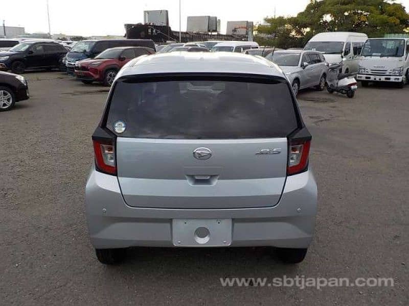 Daihatsu Mira 2021 1