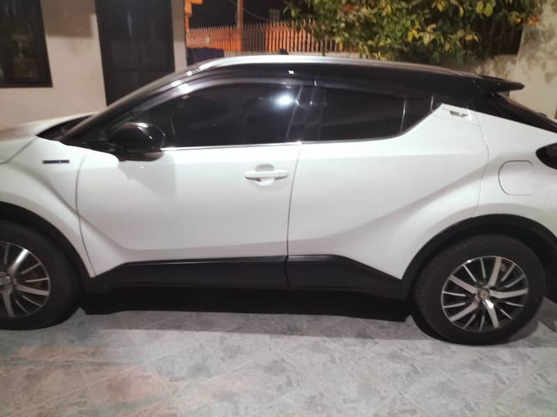 TOYOTA CHR 2017 G LED NEW SHAPE 3