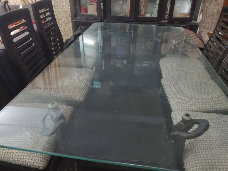 Dining Table in good condition for sale 2