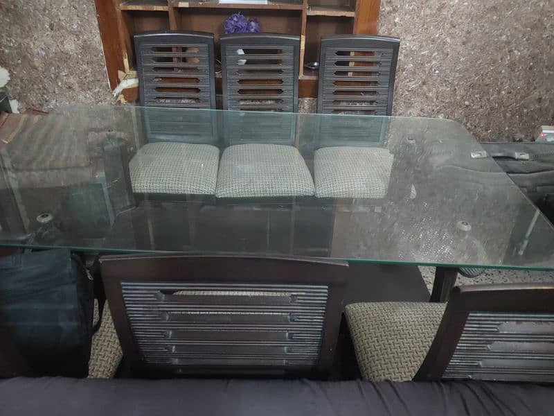 Dining Table in good condition for sale 3