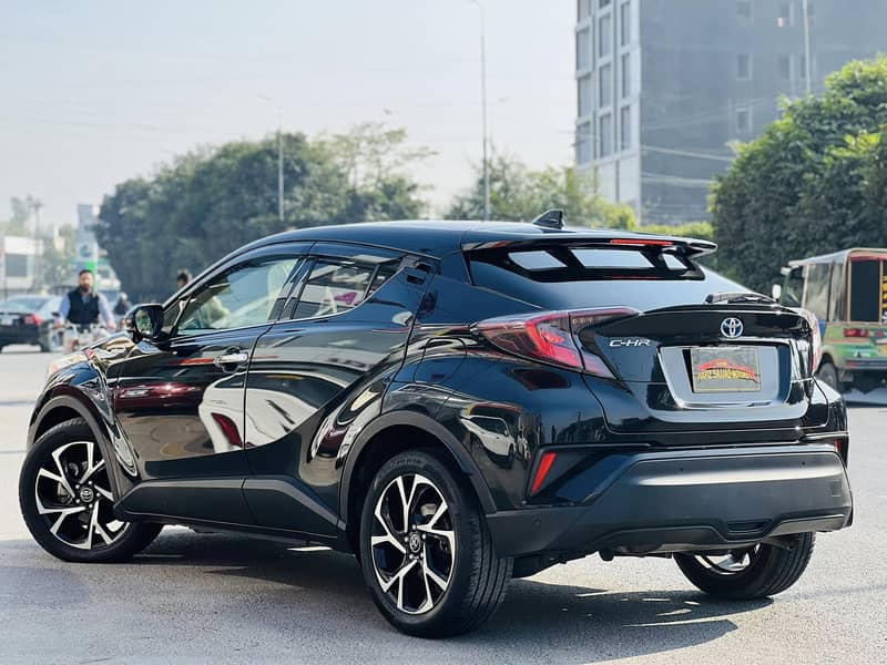 Toyota C-HR 2018 11