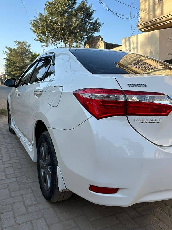 Toyota Corolla Altis 1.6 2015 3