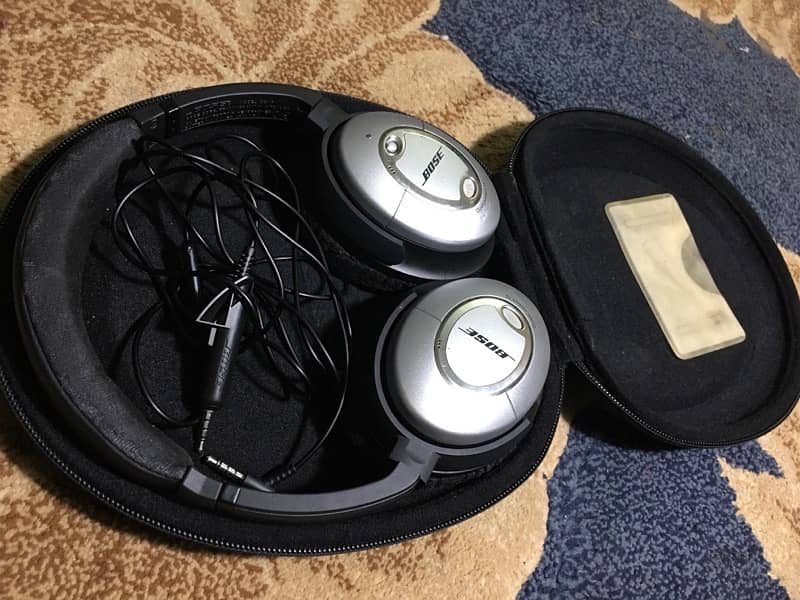 Bose QC-15 Acoustic Noise Cancelling Wired Over-Ear Headphone For Sale 0