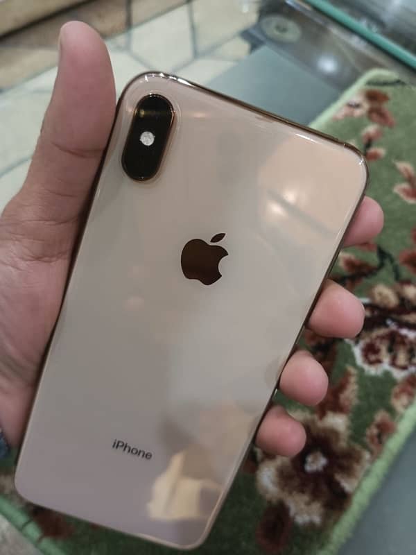 iphone xsmax condition 10 by 10 with box nd cable 256Gp PTA approved 0