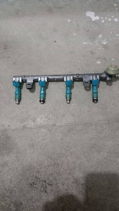 TOYOTA VITZ 1000cc FUEL INJECTORS 1