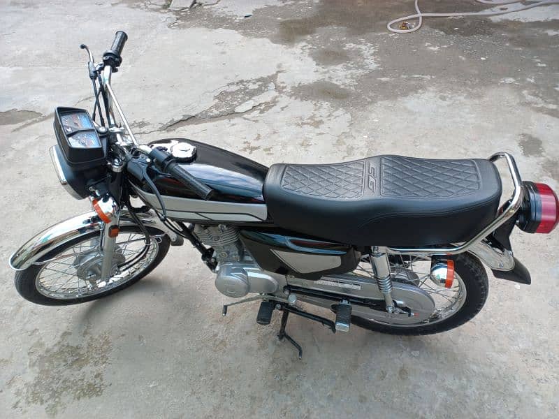 Honda 2024 model Islamabad number 5500km driven 1