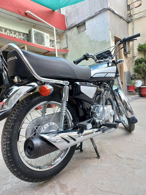 Honda 2024 model Islamabad number 5500km driven 2