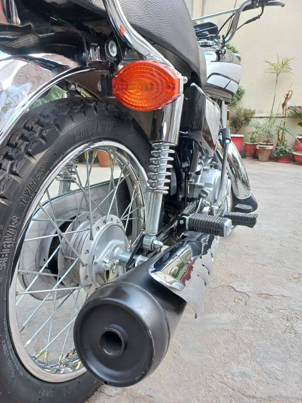 Honda 2024 model Islamabad number 5500km driven 5