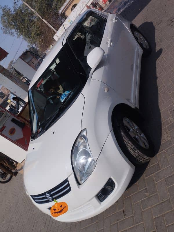 Suzuki Swift  DLX 2012 2