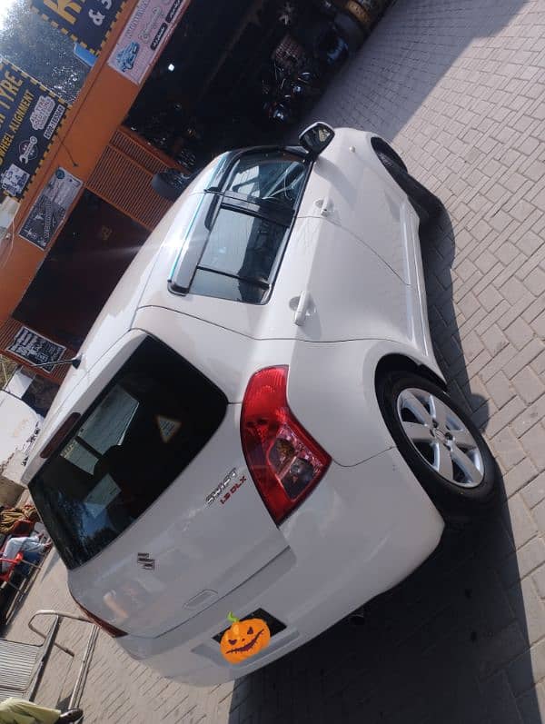 Suzuki Swift  DLX 2012 5