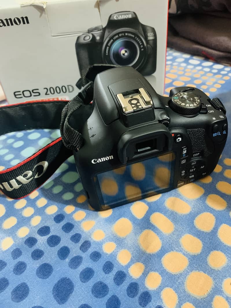 Canon EOS 2000d 1