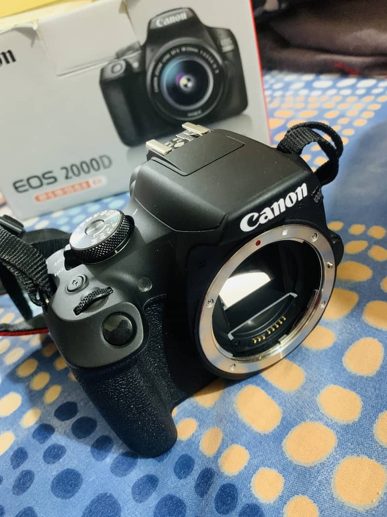 Canon EOS 2000d 3