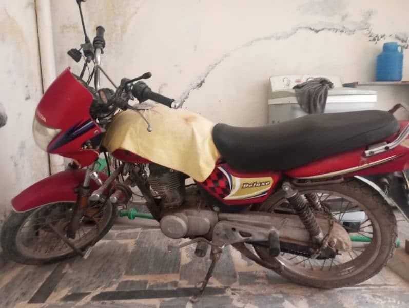 Deluxe 125 very good condition buhut Kam istaml hoa he 13