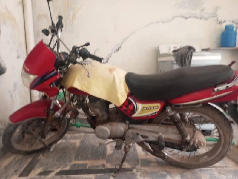 Deluxe 125 very good condition buhut Kam istaml hoa he 14