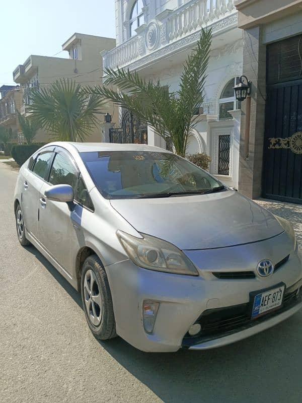 Toyota Prius 2014 1