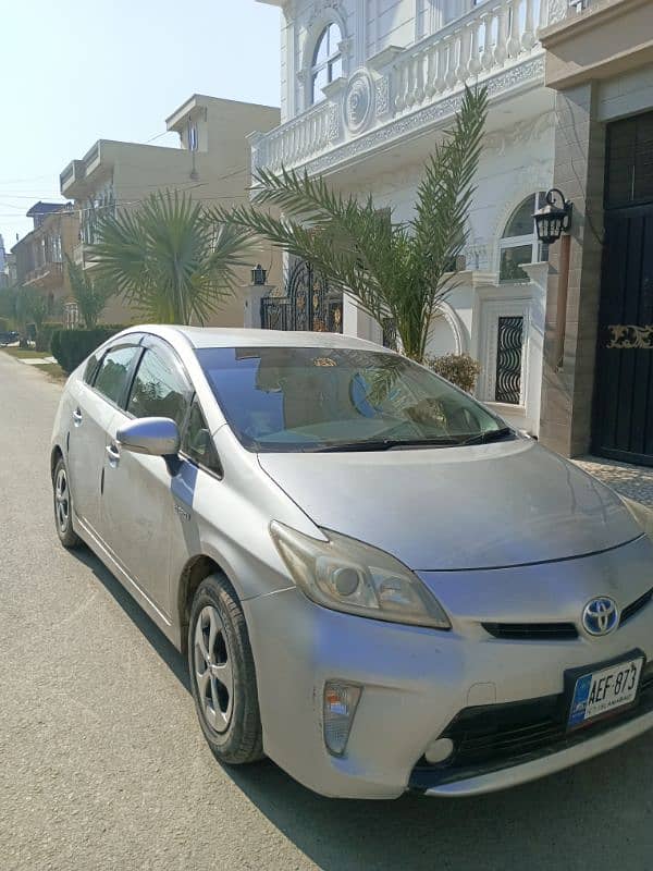 Toyota Prius 2014 3