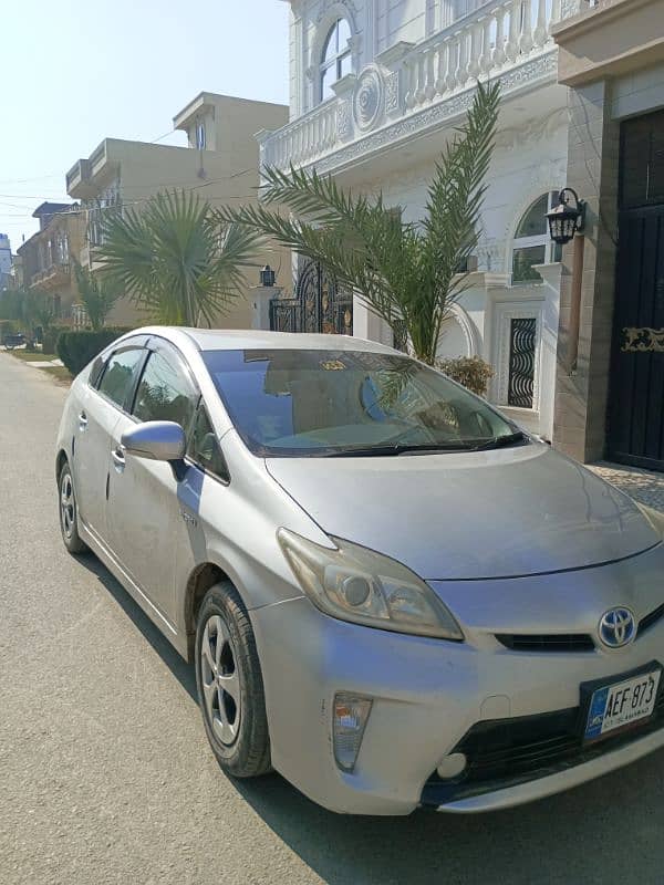 Toyota Prius 2014 4