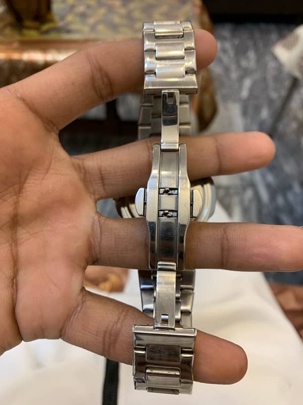 patek philppe watch on butterfly lock avi 1