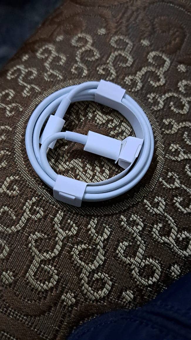 Original C to Lightening cable from box 0