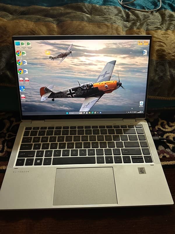 HP EliteBook 1040 G7 x360 3