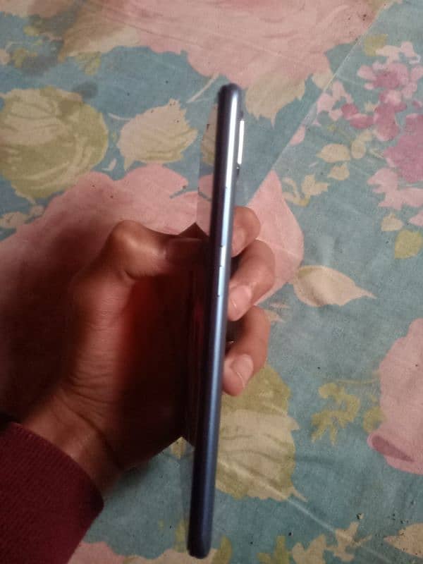 oppo f15 10by9 condition with box 4