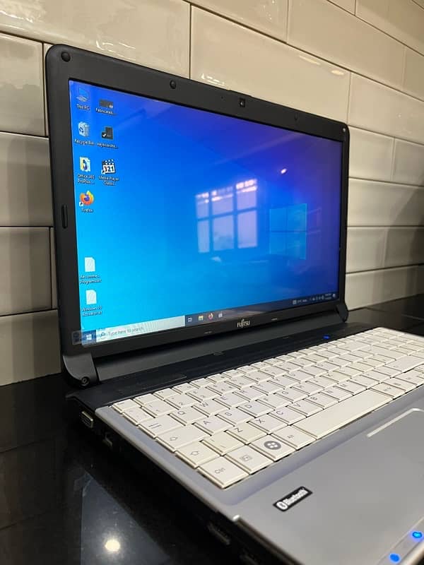 Laptop Fujitsu 1