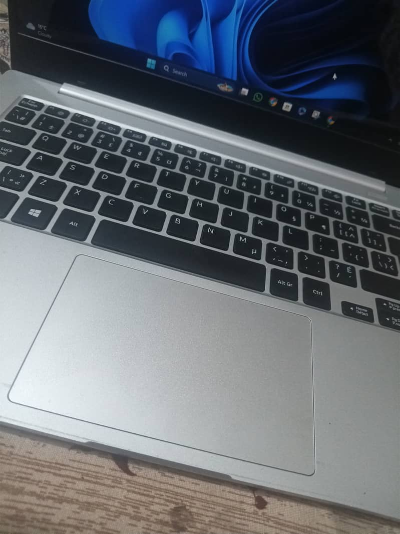 Samsung Galaxy Book Go - Slim & Efficient Laptop 5