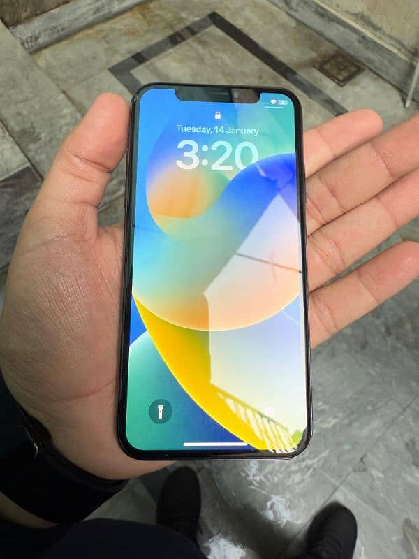 iphone X 64GB PTA Approved 5