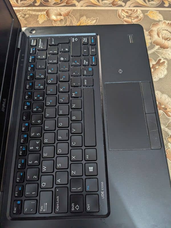 DELL LATITUDE E7250 3