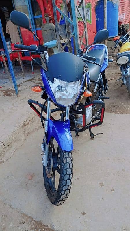 yahama ybr 125 sports bike 1