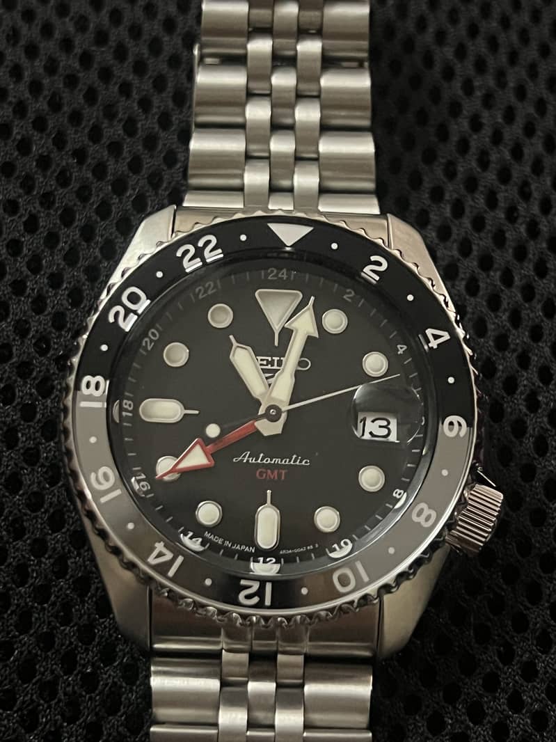 SEIKO 5 SPORTS GMT SBSC001 1