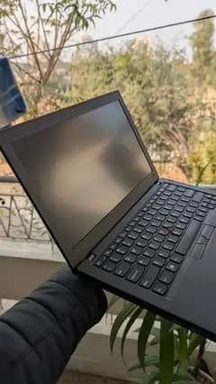 core I5 7th gen Lenovo Thinkpad x270