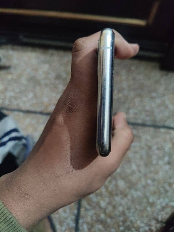 iPhone 11 Pro Max Non PTA 1