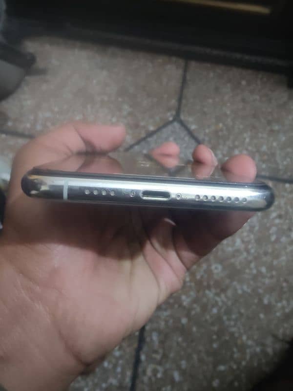 iPhone 11 Pro Max Non PTA 3