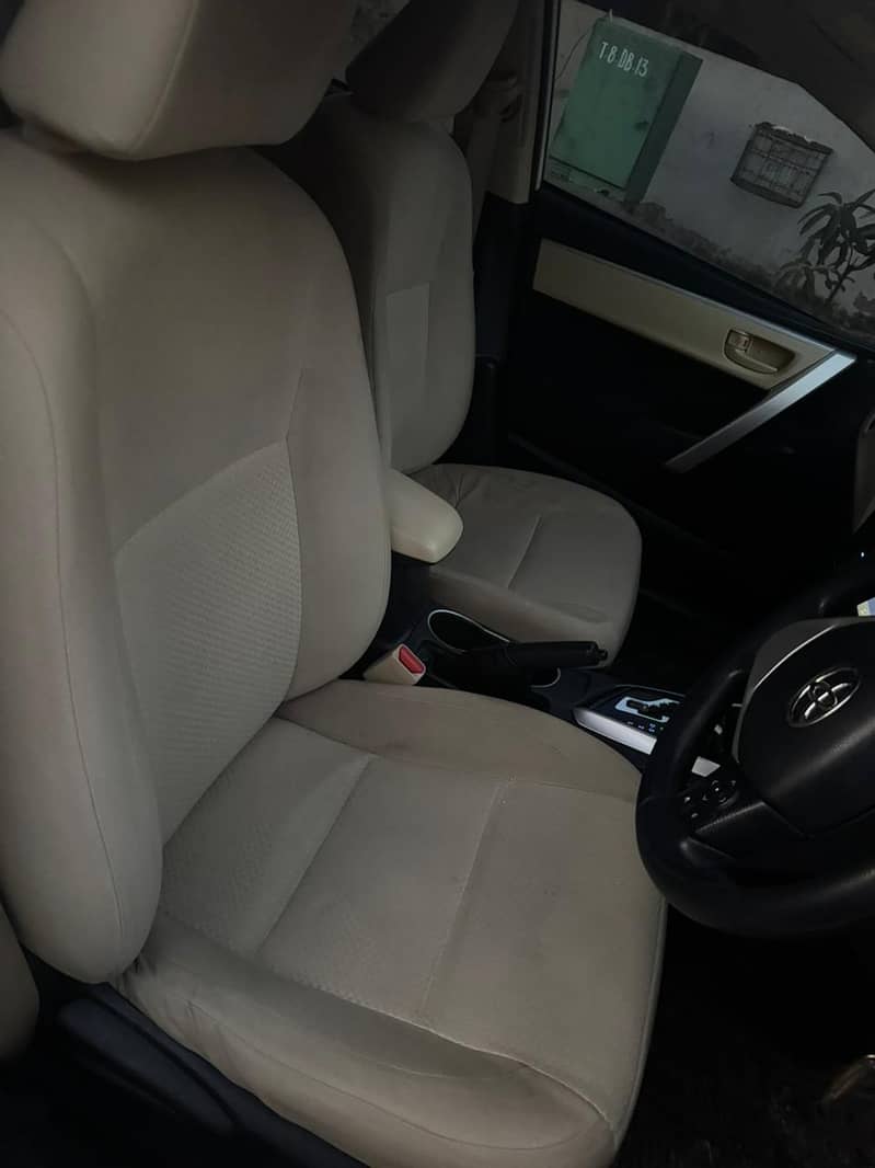 Toyota Corolla Altis Automatic 1.6 2017 8