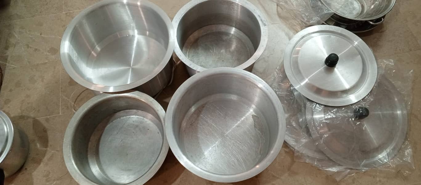 4 Large Size Silver Pateelay cook upto 5 Kg 1