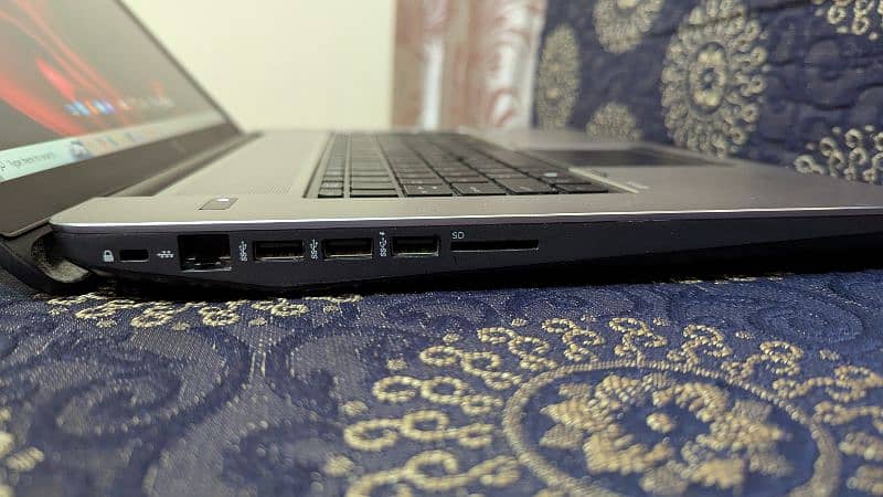 HP Zbook 17 workstation 10/10 3