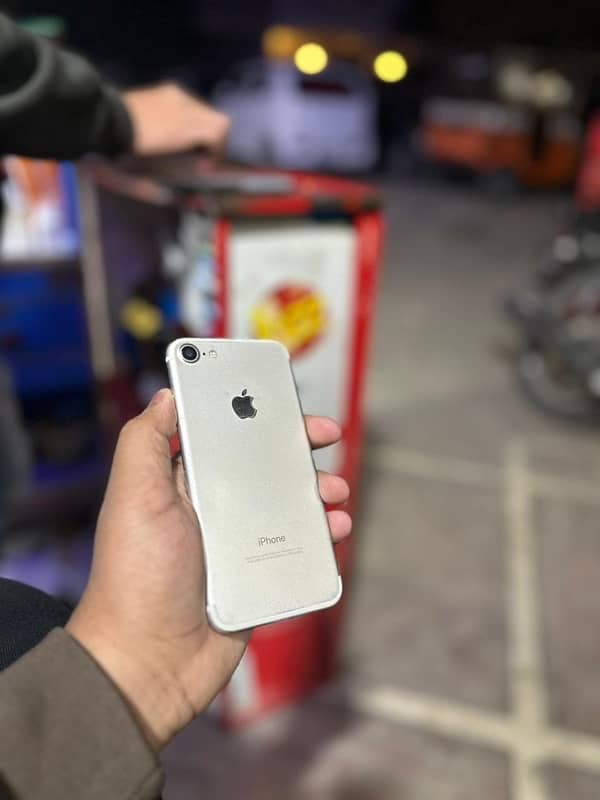 iphone 7 128Gb pta approved 5