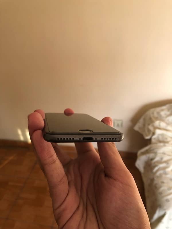 iPhone 8 64GB Non PTA Fu 3